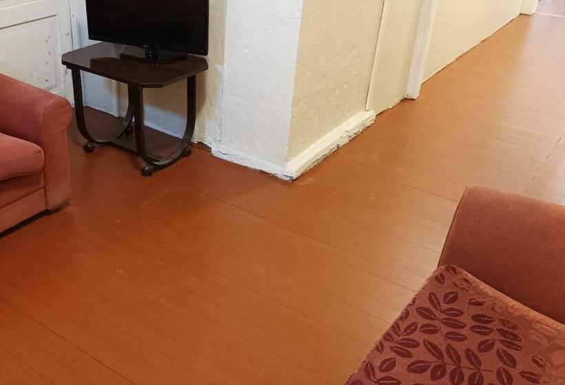 اتاق خانوادگی با سرویس بهداشتی مشترک, Salonsaaren Pappila