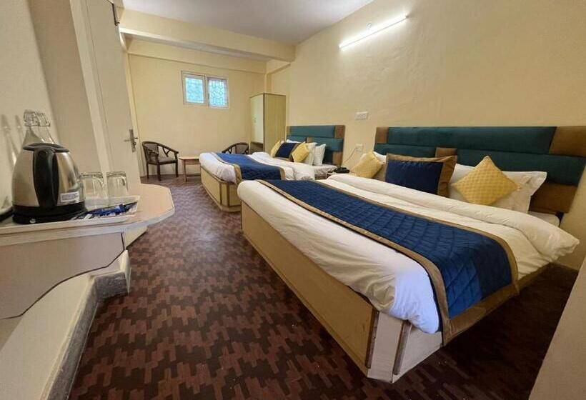 패밀리 스위트, The Ashoka Inn 300mts Walkable From Mall Road