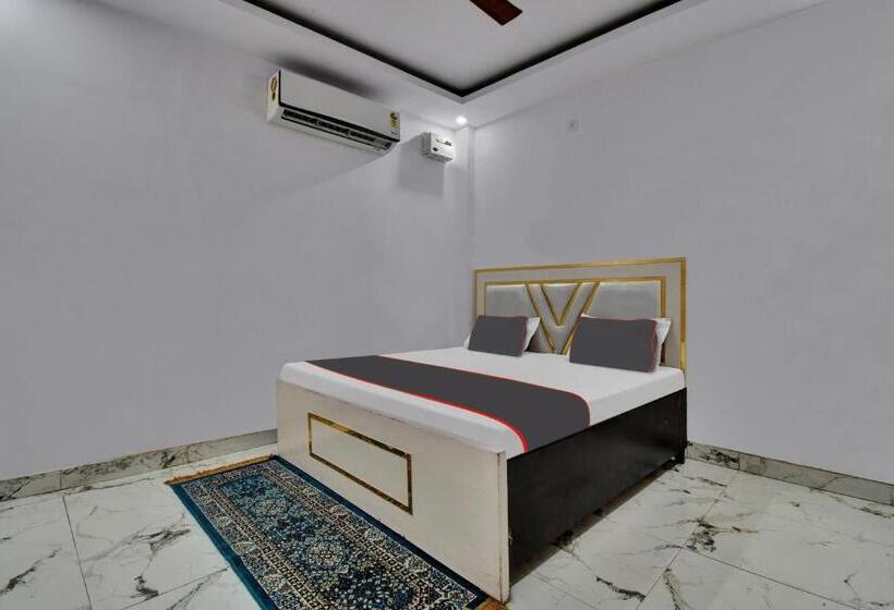 Трехместный Номер Классика, Oyo Flagship 81356  Royal Paradise