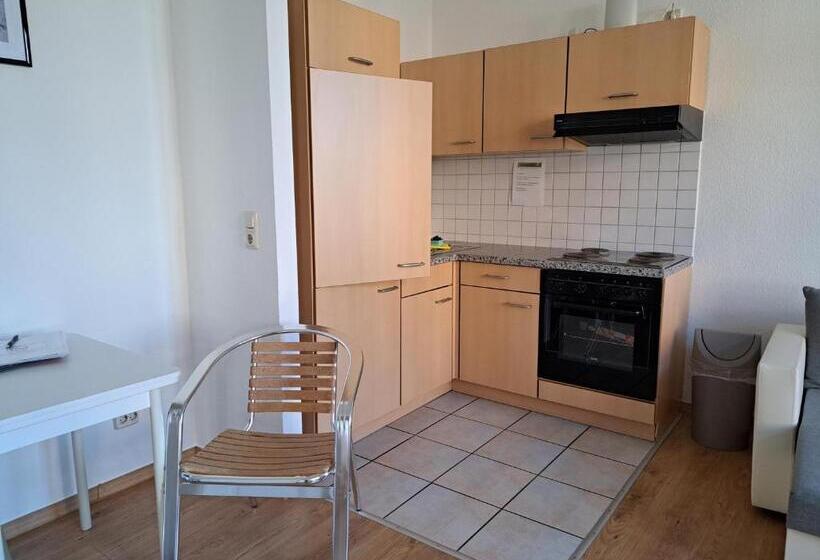 Quarto Estandar com Sacada, Apartment Hotel Schillerplatz