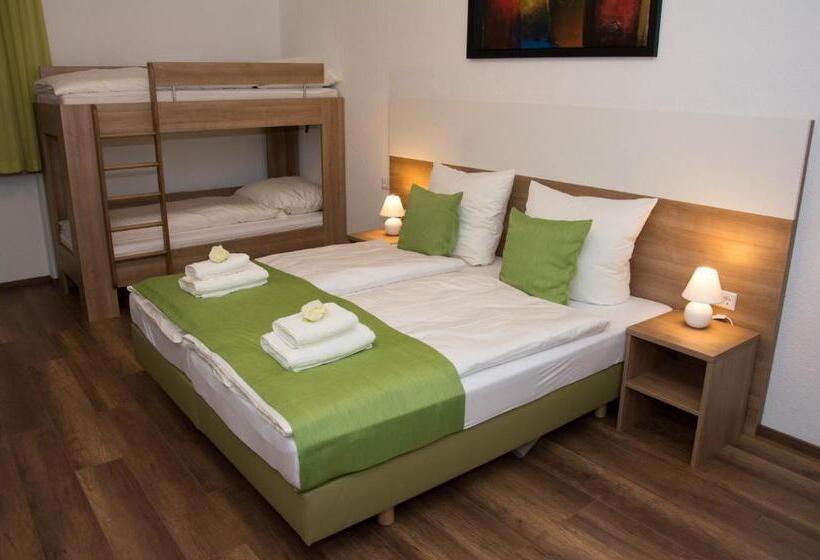 패밀리 룸, Bed & Breakfast Outlet