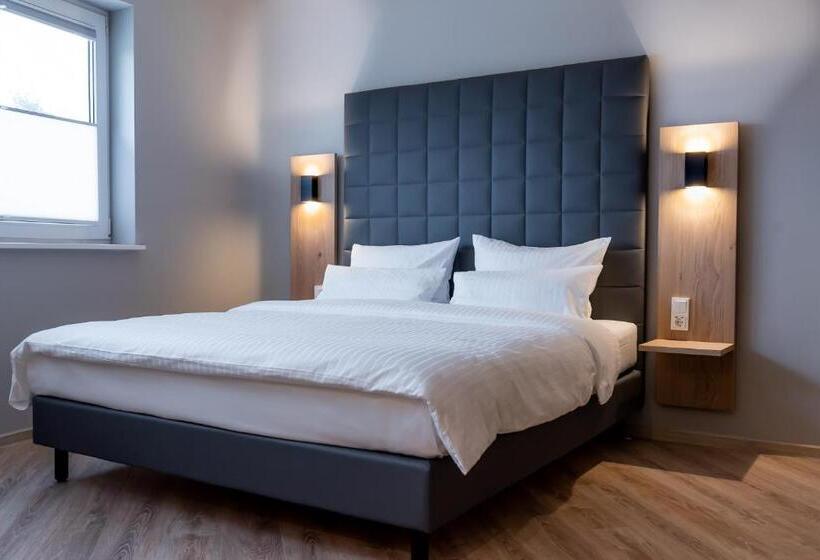 Люкс Deluxe Кровать Кинг, Circle Inn