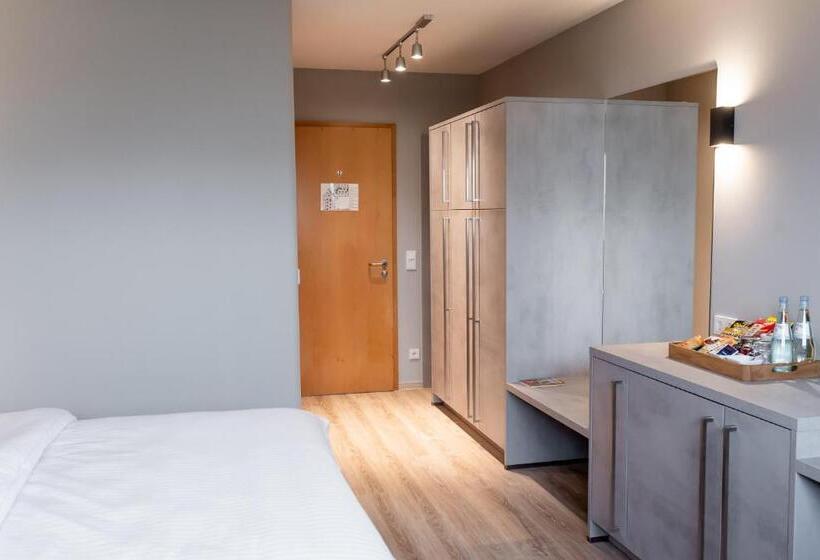 Номер Deluxe, Circle Inn
