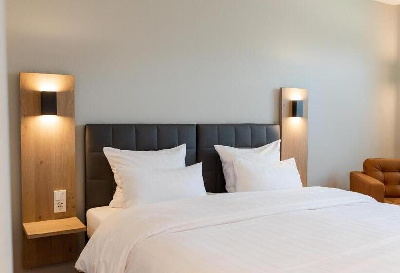 Номер Deluxe, Circle Inn