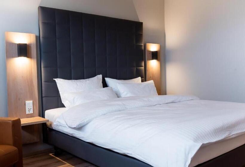 Полулюкс Повышенной Комфортности, Circle Inn