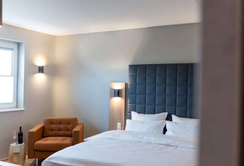 Номер Deluxe, Circle Inn