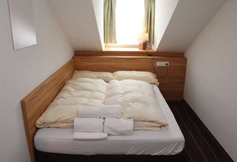 Номер Комфорт, Schafer Boardinghouse