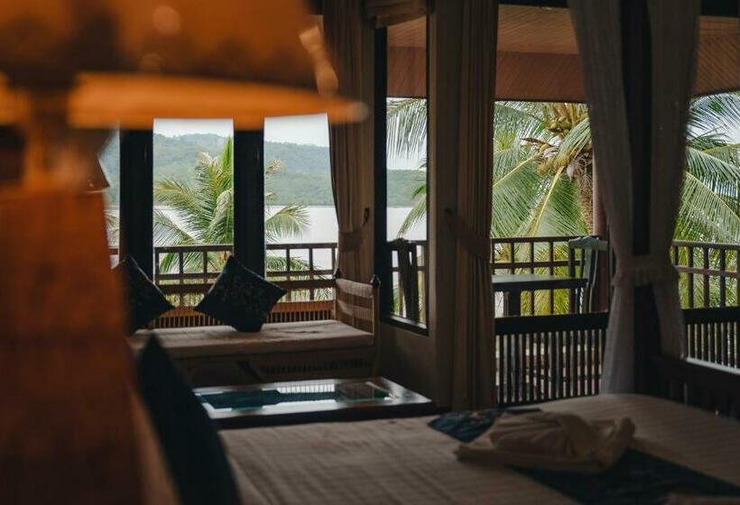 اتاق لوکس با چشم‌انداز دریا, Kooncharaburi Resort   Koh Chang