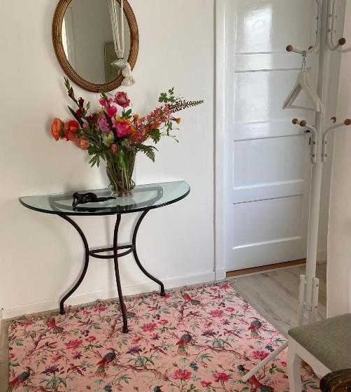 غرفة قياسية مع حمام خارجي, Ensuite Middelburg