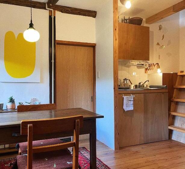 خانه 1 خوابه, Small Hotel Tonari