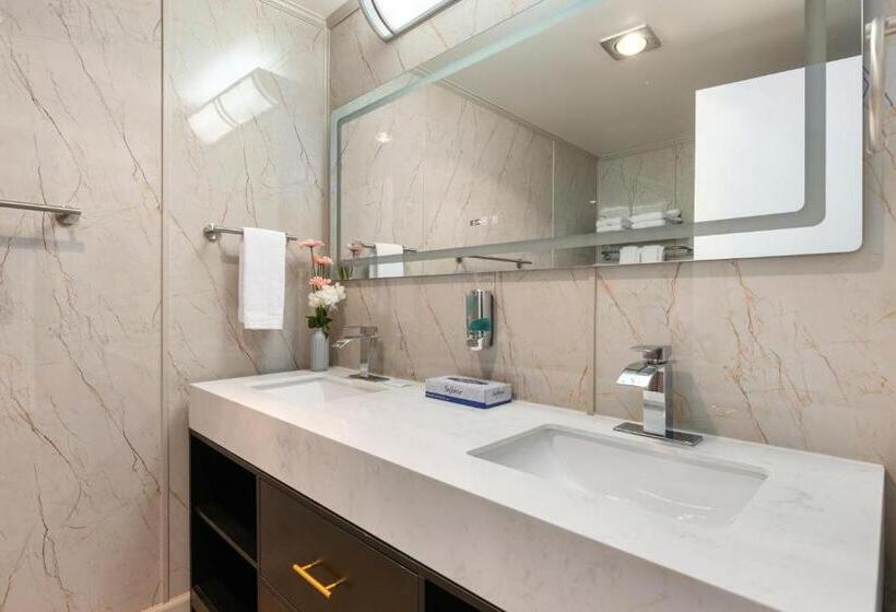 Номер Deluxe, Konocti Harbor Resort