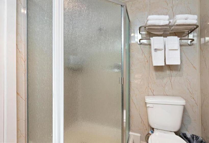 Номер Deluxe Кровать Кинг, Konocti Harbor Resort