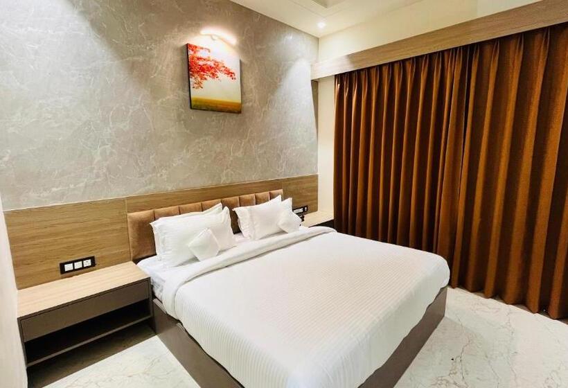 Quarto Familiar Deluxe, Aryavilas