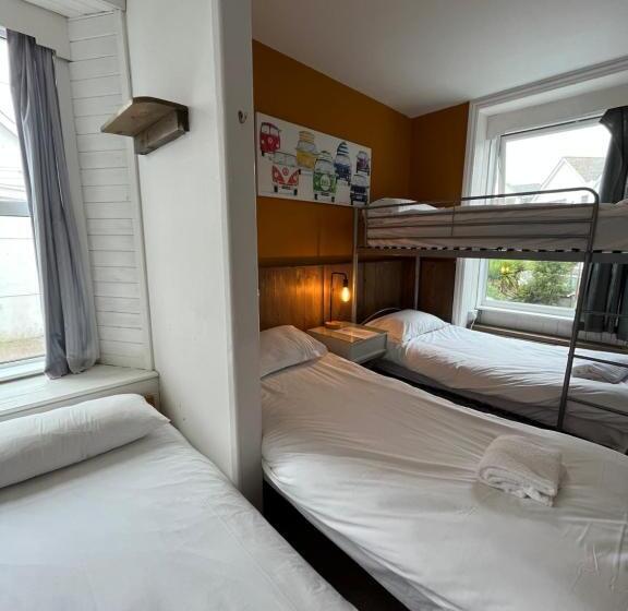 Семейный Номер, Elemental Surf Lodge