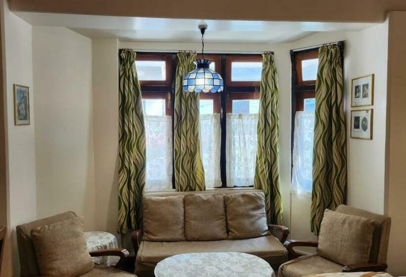 Quarto Triplo Deluxe, Ivanhoe
