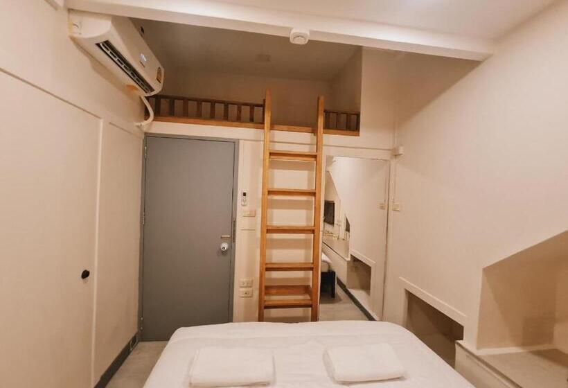 Quarto Deluxe, Suraya Bangkok