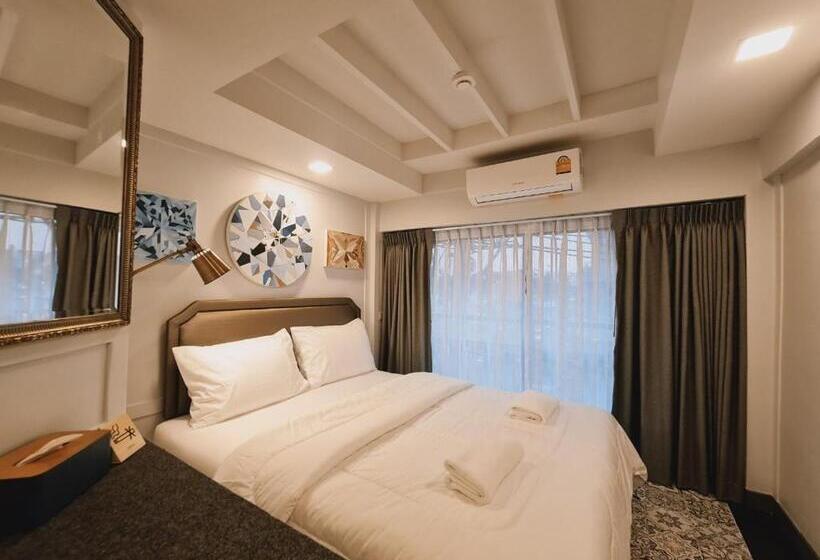 Quarto Estandar, Suraya Bangkok