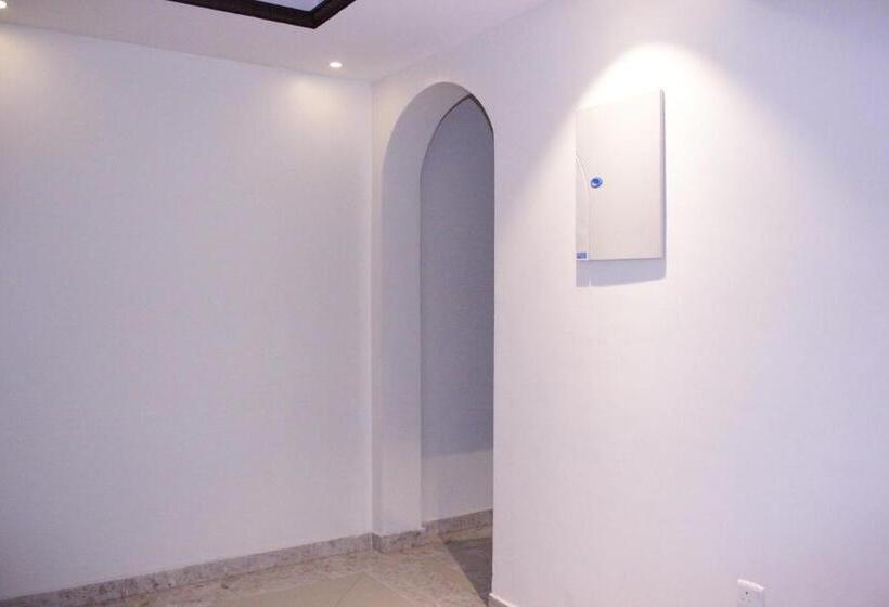 デラックススタジオ, Altamyoiz Sirved Apartments
