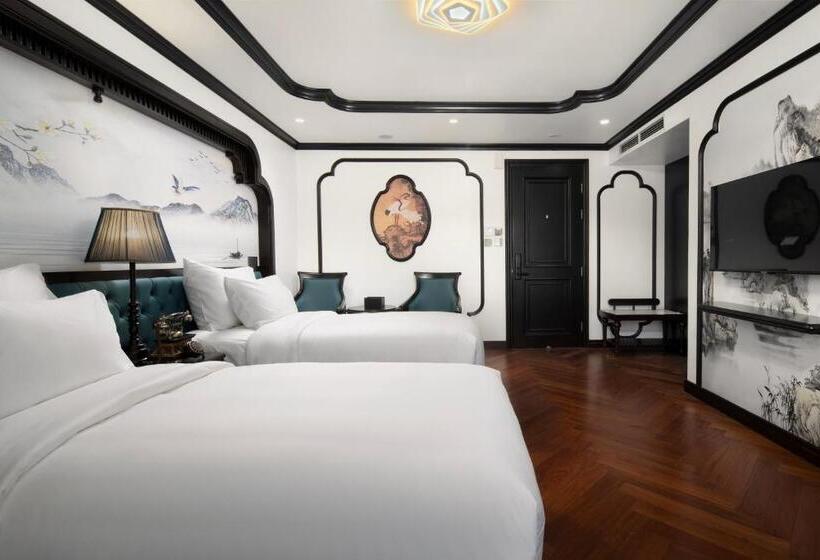 سوییت جونیور با بالکن, Catherine Cruises Ha Long Bay