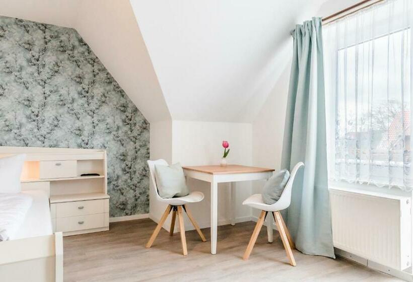 Номер Стандарт с Балконом, Straendhus Bed&breakfast
