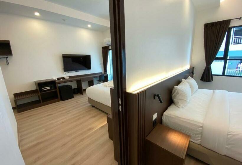 Семейный Номер, Geen Hotel Chonburi
