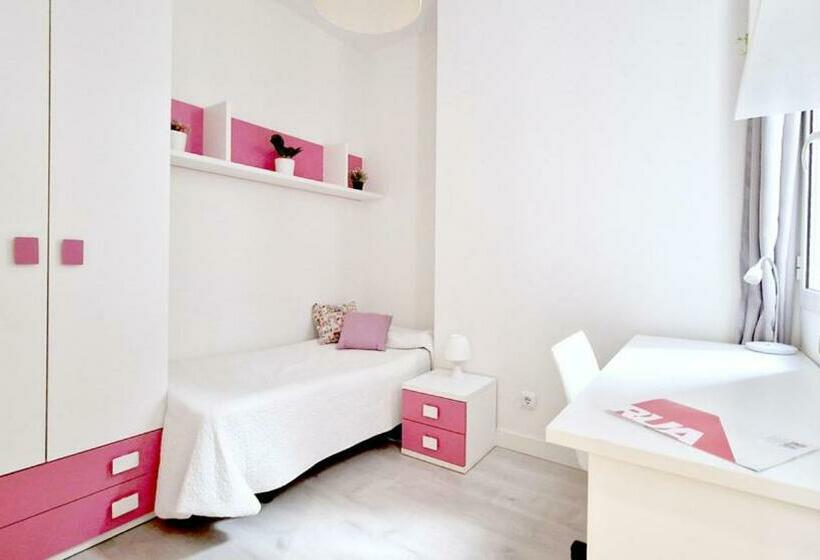 Habitación Estándar Individual, Space Center Madrid