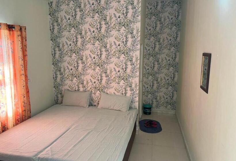 Трехместный Номер Классика, Oyo 81010  The Amar Palace