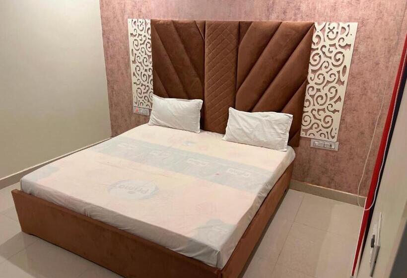 Трехместный Номер Deluxe, Oyo 81010  The Amar Palace
