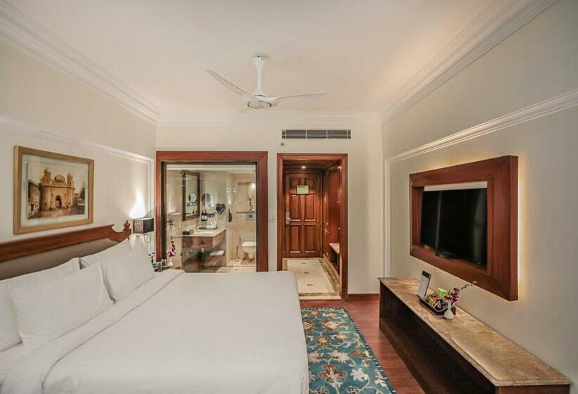 Стандартный Номер Кровать Кинг, Regenta Central Lucknow By Royal Orchid Hotels Limited