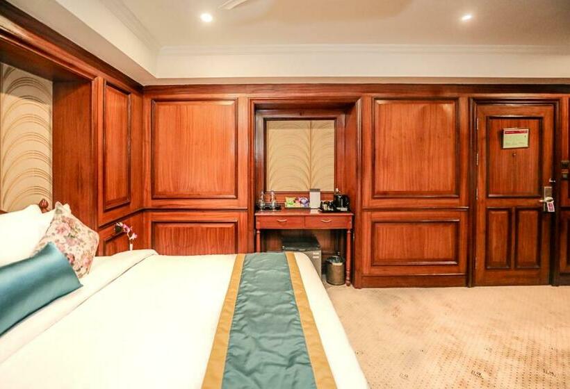 Номер Superior Кровать Кинг, Regenta Central Lucknow By Royal Orchid Hotels Limited