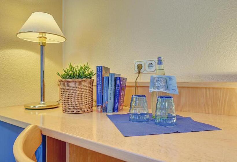 Номер Economy, Mühlhäuser Hof Und Stadtmauer