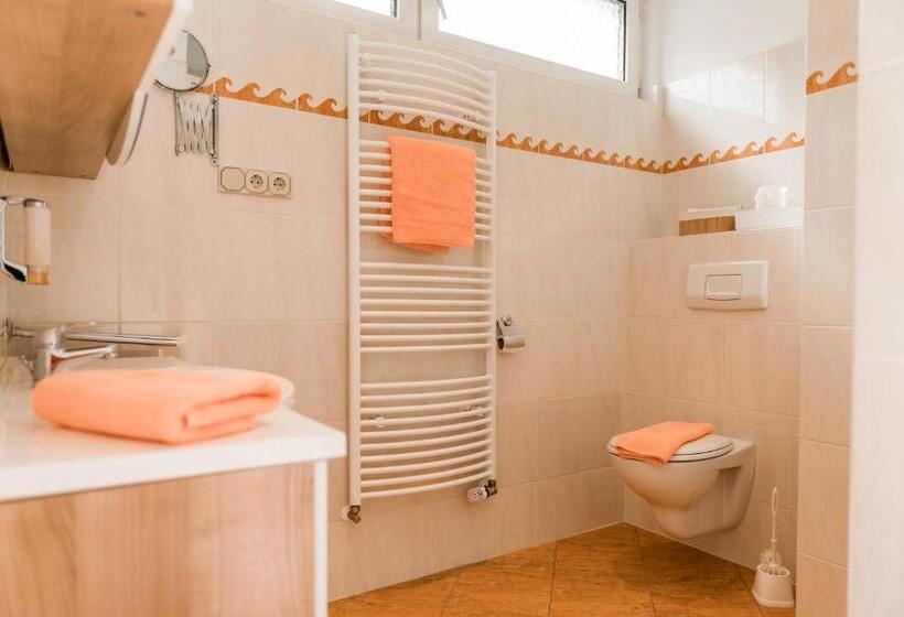 Номер Стандарт с Балконом, Parkhotel Weber Müller
