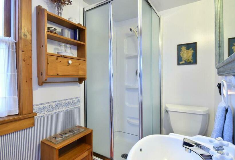 Номер Deluxe, Chez Robert