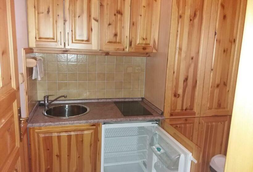 Четырехместный Номер Стандарт, Penzion Ve Staré škole