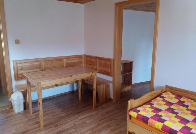 Люкс, Penzion Ve Staré škole