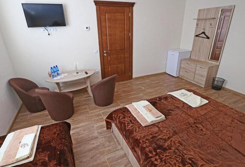 اتاق راحتی سه تخته, Juro Guest House