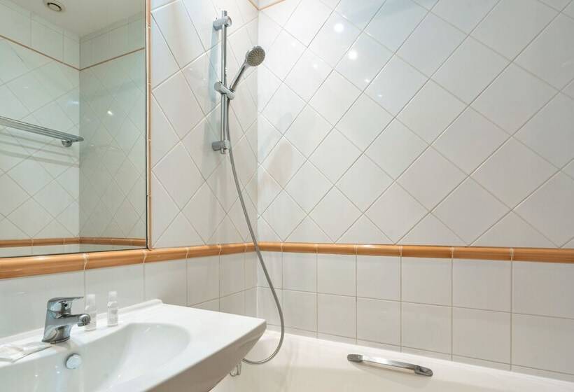 Номер Стандарт, Garlande Hôtel Avignon Centre