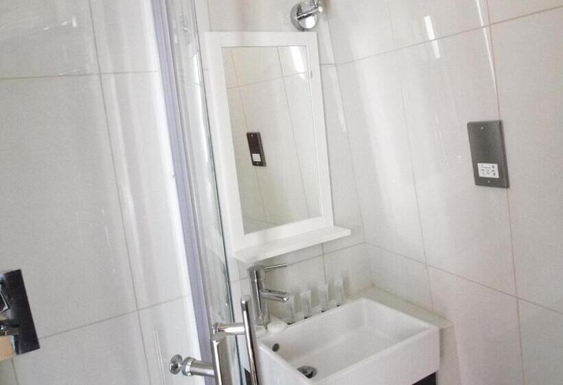 Номер Комфорт, Earls Court Garden