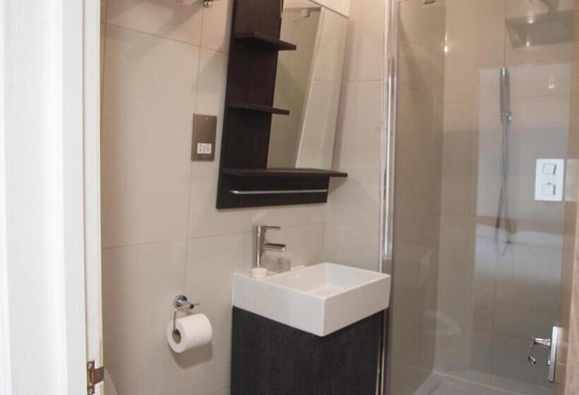 Номер Комфорт, Earls Court Garden