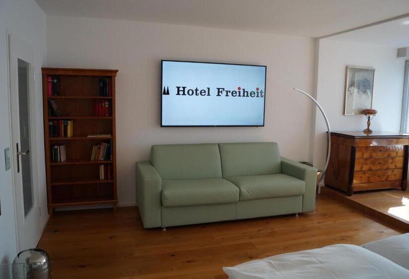 سوییت لوکس, Freiheit
