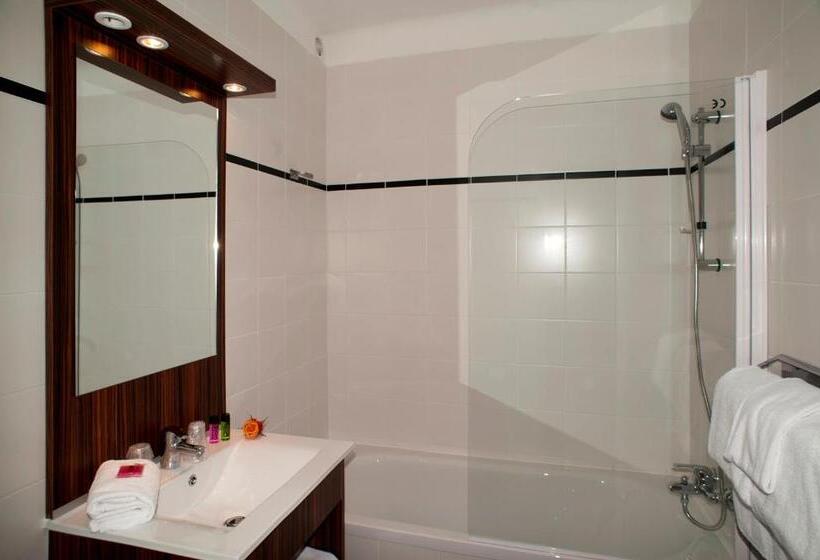 Семейный Номер, Hôtel Beau Rivage