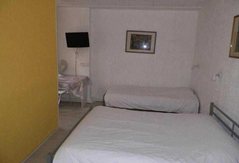 اتاق استاندارد سه نفره, Hôtel Du Commerce