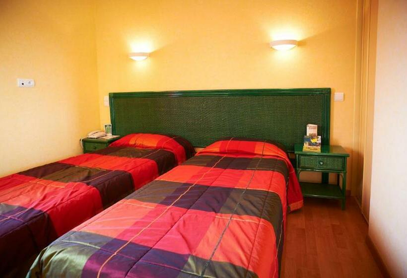 Номер Стандарт, Relais De La Grange