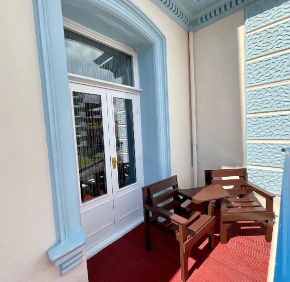Люкс Повышенной Комфортности, Vernon Guesthouse
