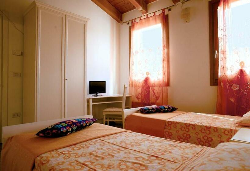 Quarto Estandar, Agriturismo Dartora