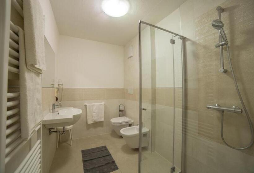 Quarto Familiar, Bertoldi