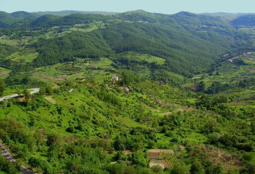 اتاق استاندارد سه نفره, Borgo San Pietro