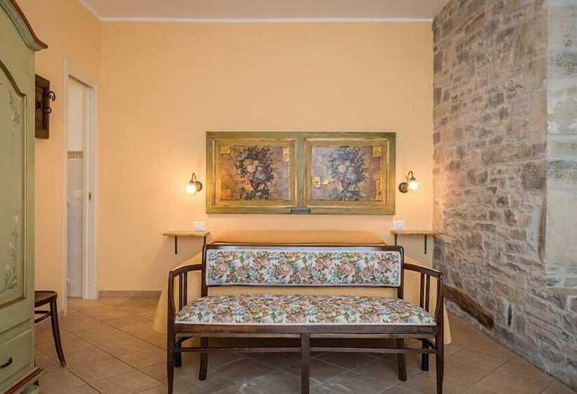 اتاق استاندارد سه نفره, Borgo San Pietro