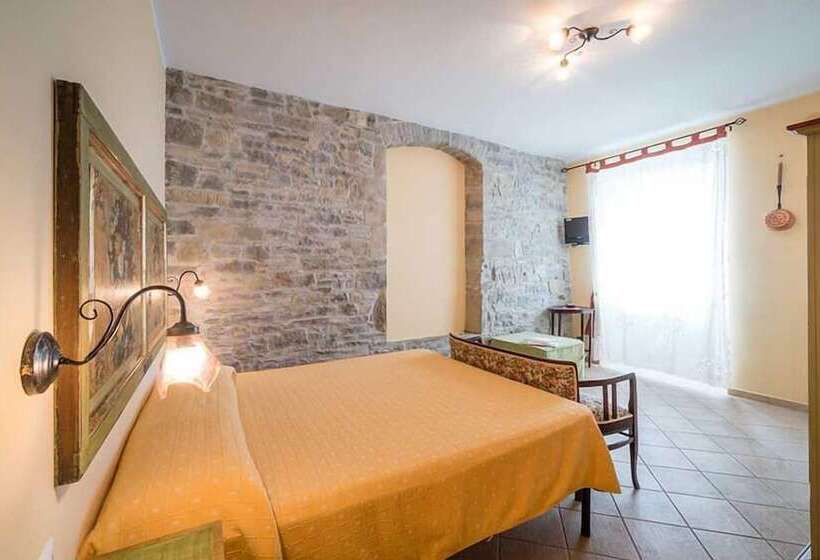 اتاق استاندارد سه نفره, Borgo San Pietro