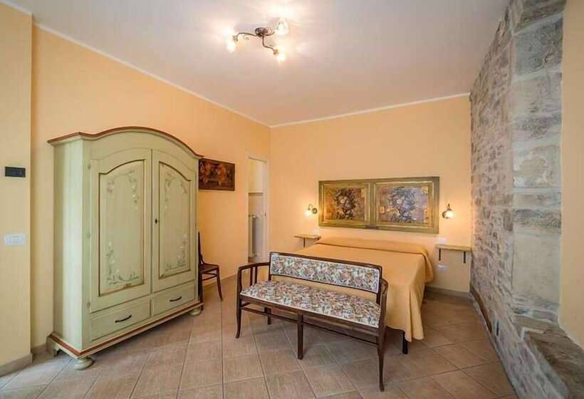 اتاق استاندارد سه نفره, Borgo San Pietro